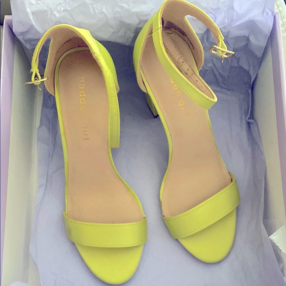 (NEW WITH SHOE BOX) Madden Girl Women's Lime Green Sandals